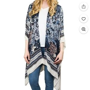 Time and Tru Navy and Cream Cape